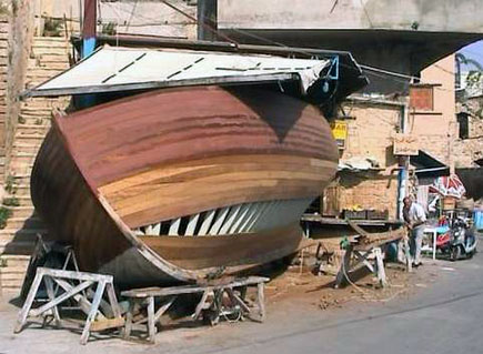 Fabrication artisanale des bateaux a tyr