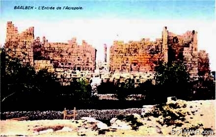1920-Baalbek-entree-acropole