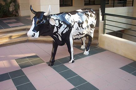 Cow Art in front of Chilis Restaurant