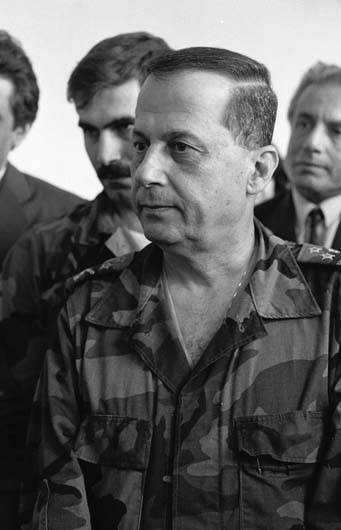 Pildiotsingu Michel Aoun 1989 tulemus